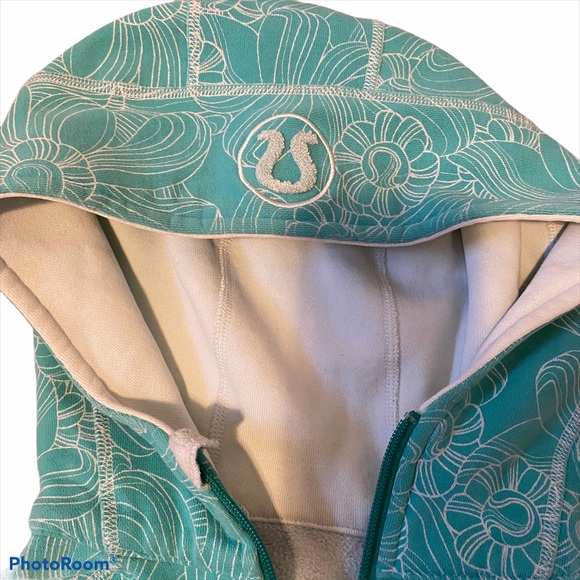 Lululemon Scuba Hoodie - Picture 4 of 7